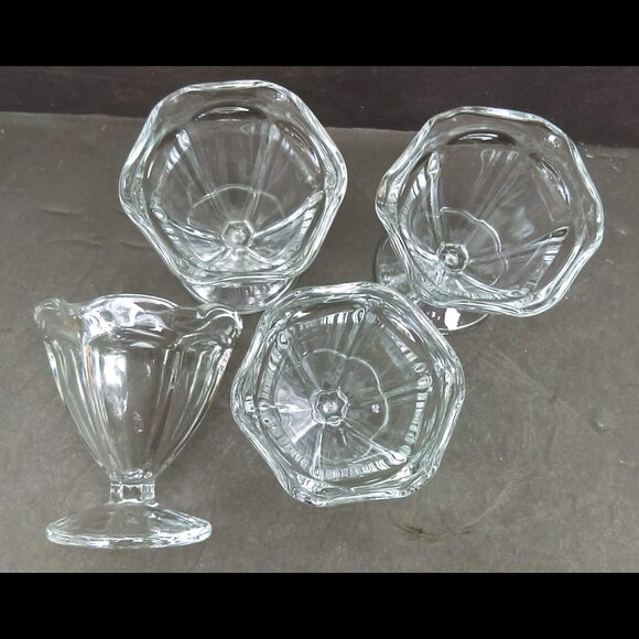 Vintage Ruffled Top Clear Ice Cream Parlor/Sundae Parfait Dessert Tulip Glasses - Picture 2 of 5